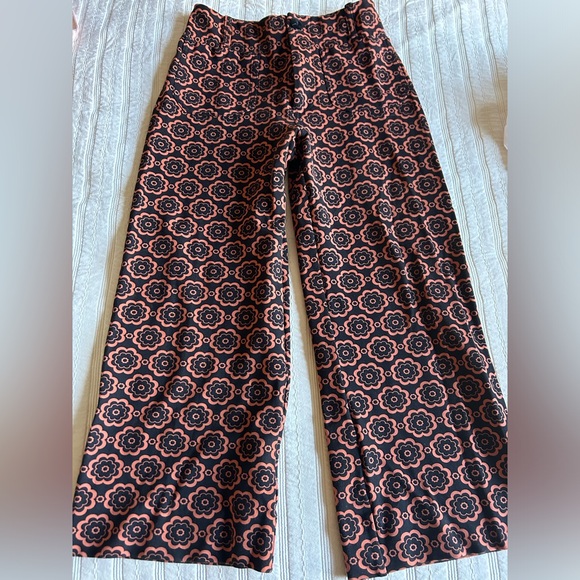 Anthropologie Pants - Maeve Colette cropped pant. Gently worn